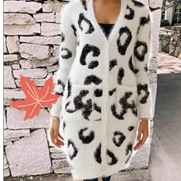 Delilah Wear Sweaters - FUZZY LEOPARD SWEATER